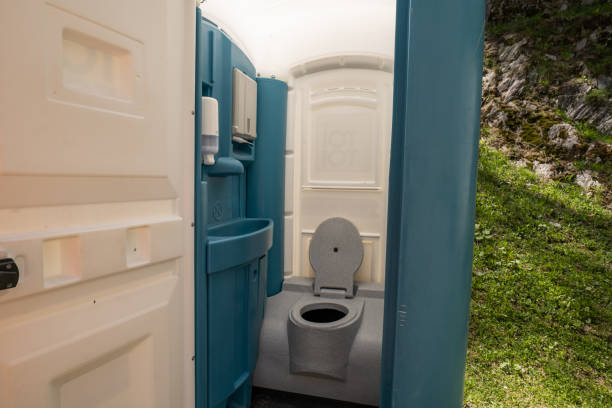 Best High-end porta potty rental  in Waynesburg, OH